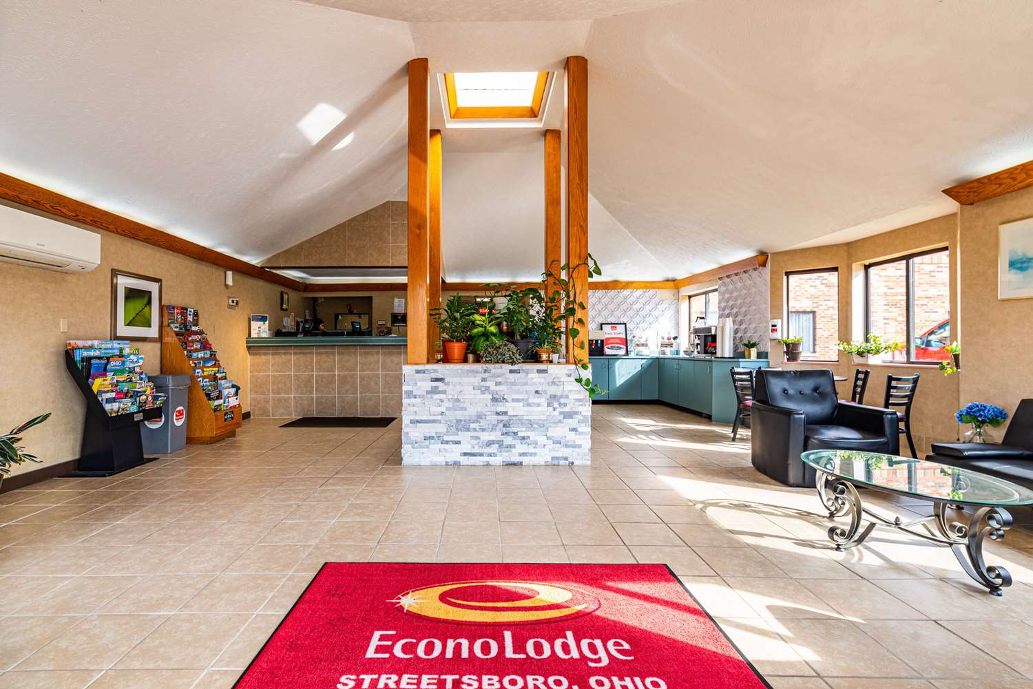 Econo Lodge Cleveland Southeast Kent 27/29