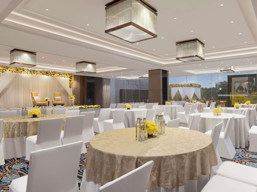 Novotel Lucknow Gomti Nagar 52/66