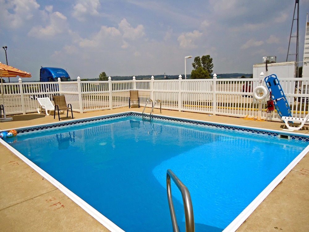 Motel6 Dale, IN 37/45