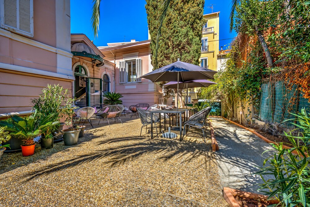 VILLA CLAUDIA(FORMERLY LE VENDOME - VILLA CLAUDIA) 67/77