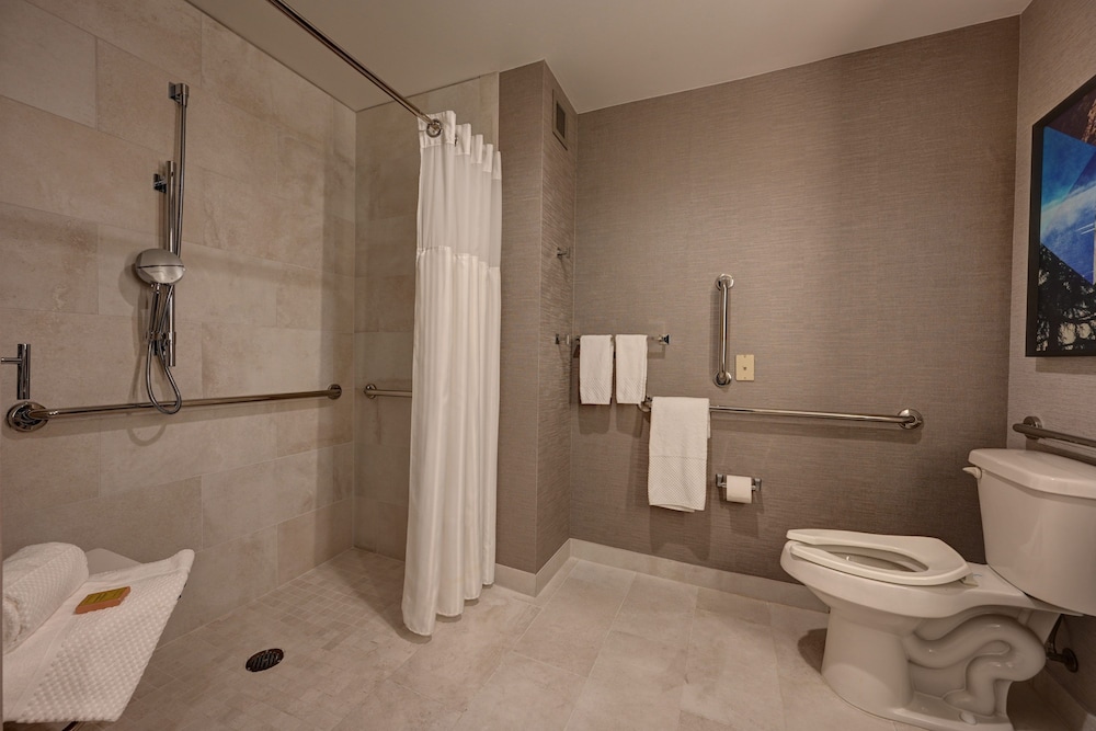 DoubleTree by Hilton Denver International Airport (ex. Holiday Inn Hotel And Suites) 11/45