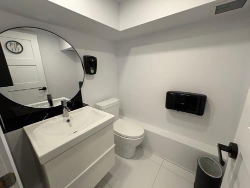 Capsule Hotel Montreal 28/28
