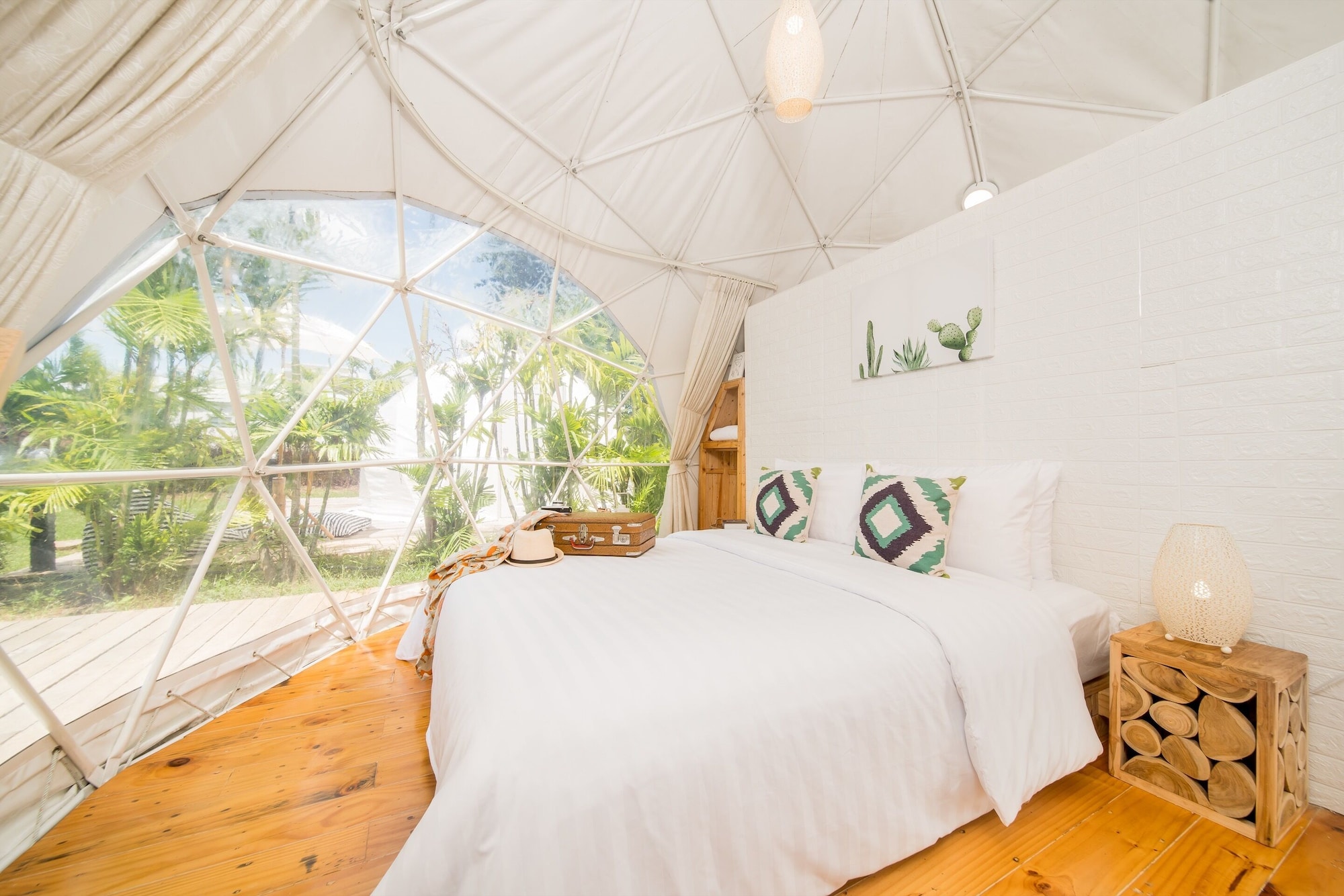 Glamping, Dome, Queen Bed