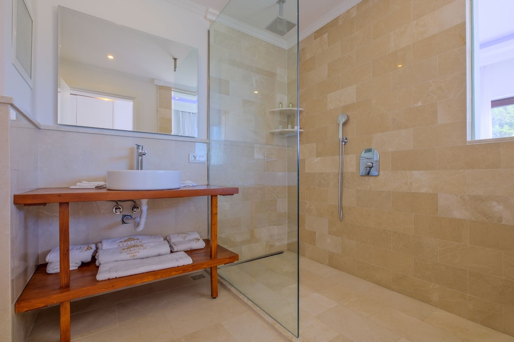 Highclere Hotel and Spa 49/50