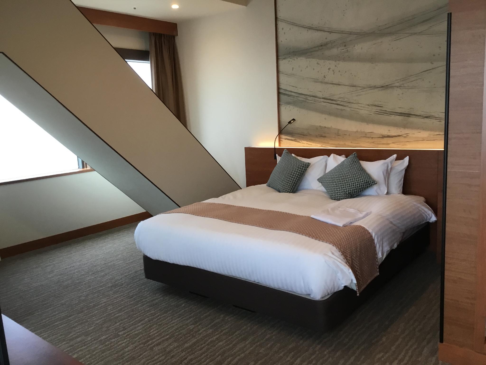 Deluxe, Double Bed, Bay View, Corner