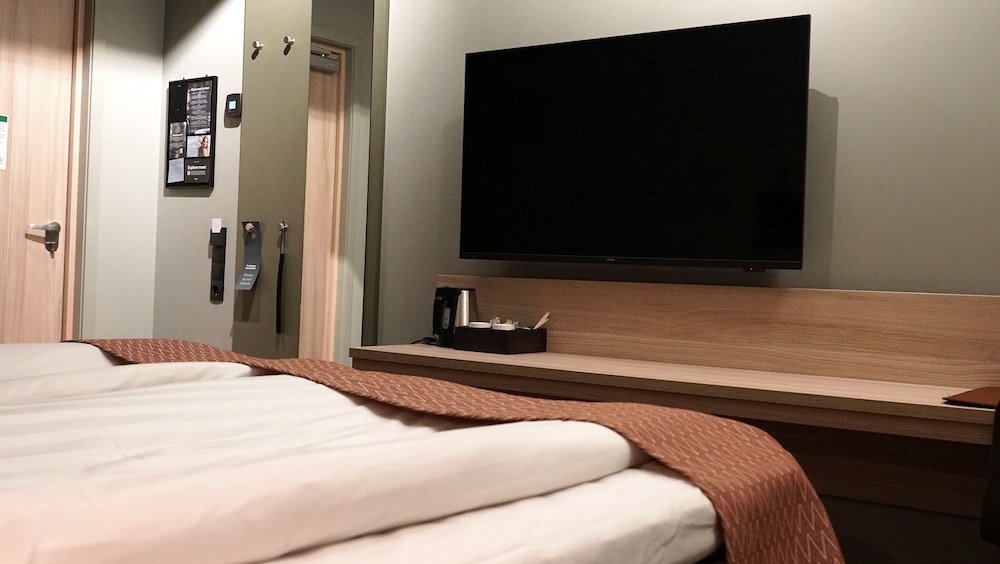Compact, Cabin, Double Bed, No Window