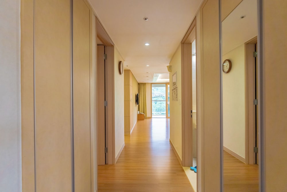 High1 Condominium 18/50