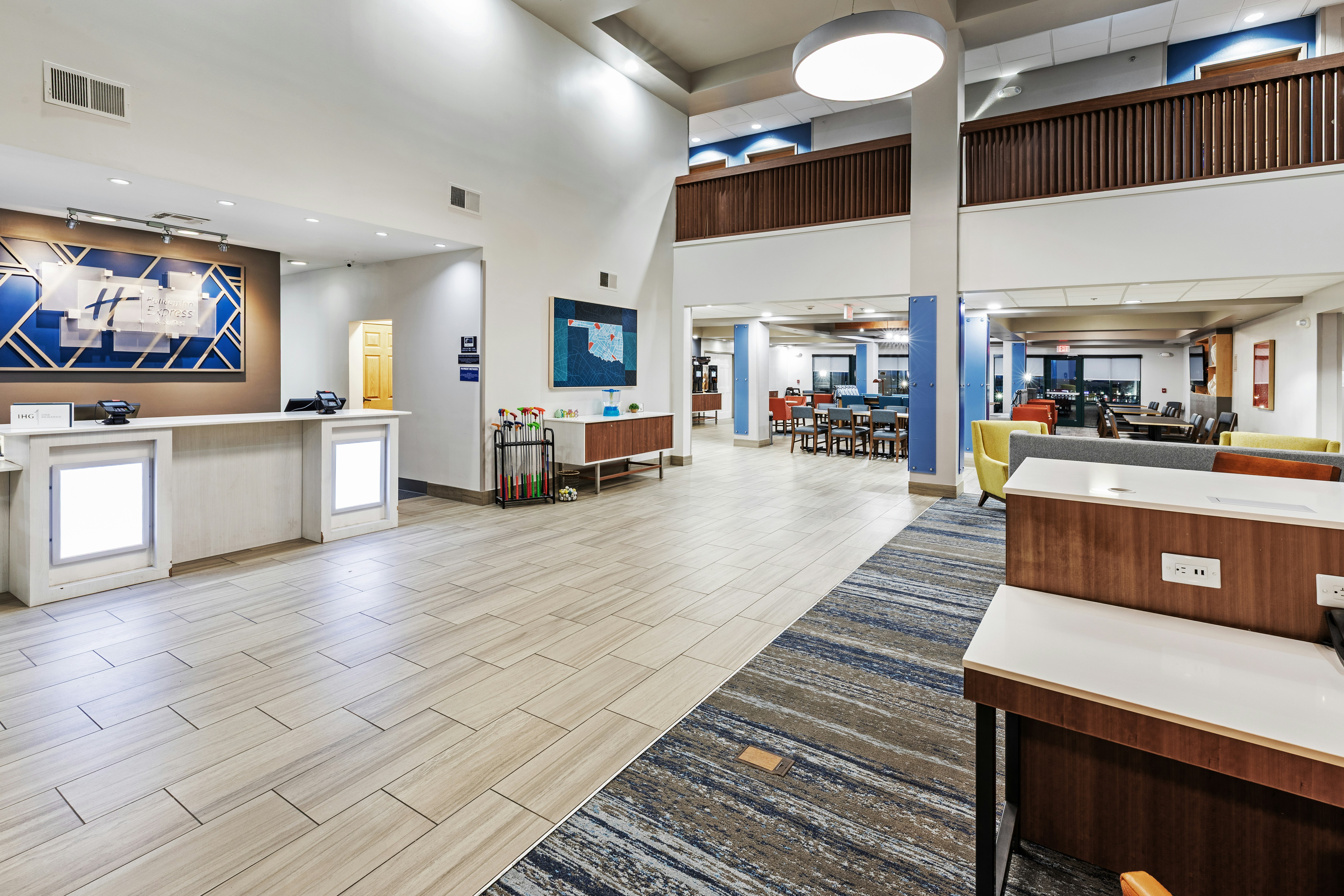 Holiday Inn Express Hotel and Suites Tulsa S Broken Arrow Hwy 51 14/80