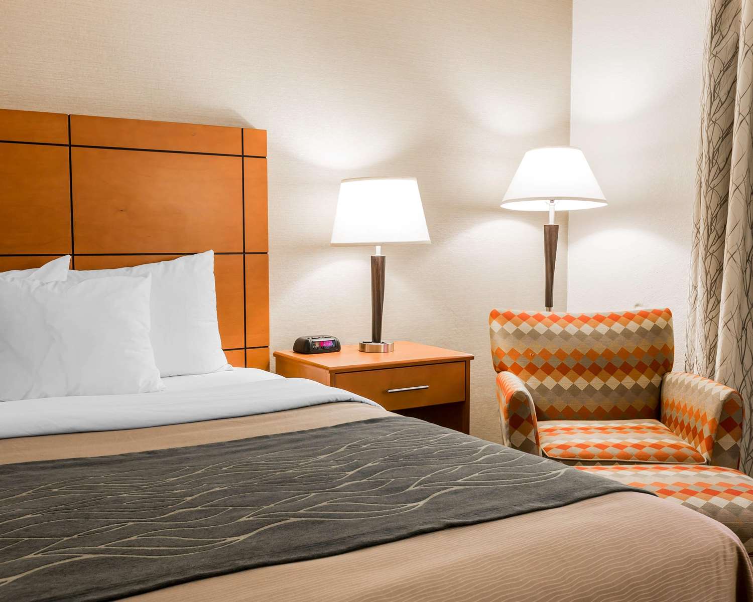 Comfort Inn Metro Airport 6/22