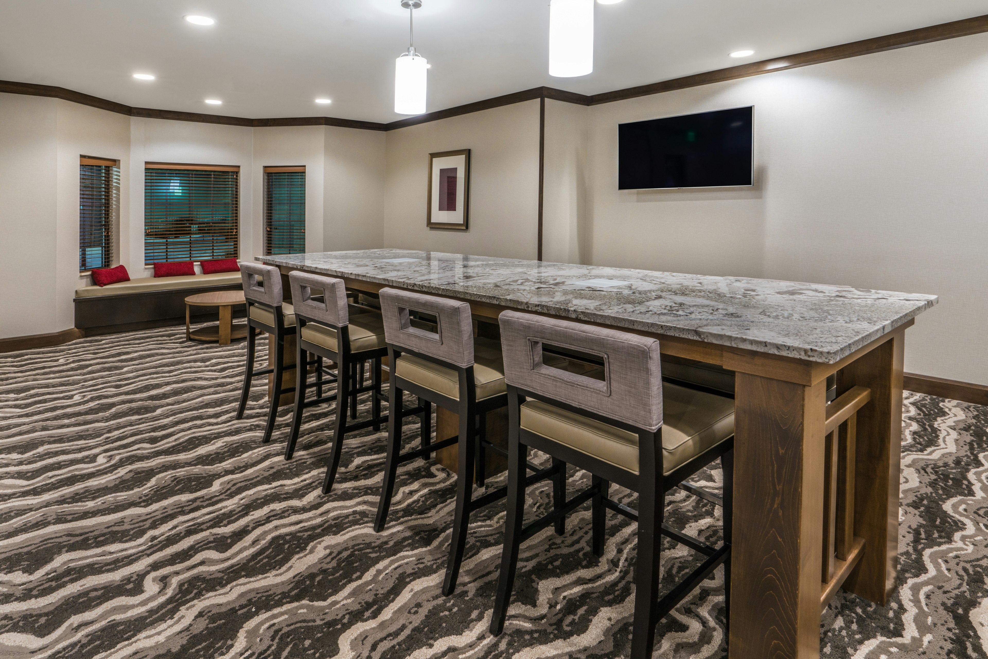 Staybridge Suites Anchorage 68/76