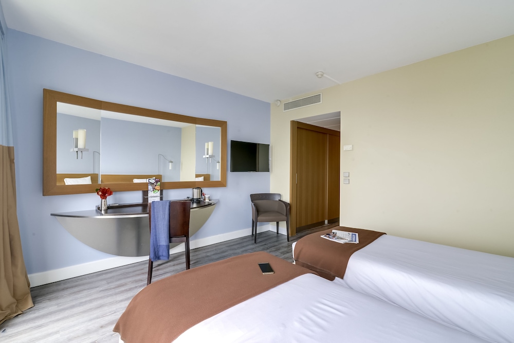 MERCURE PARIS ORLY RUNGIS 20/71