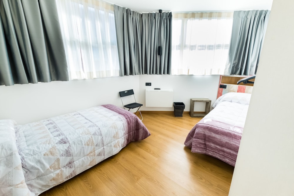 ROOM, DOUBLE BED, SHARED BATHROOM