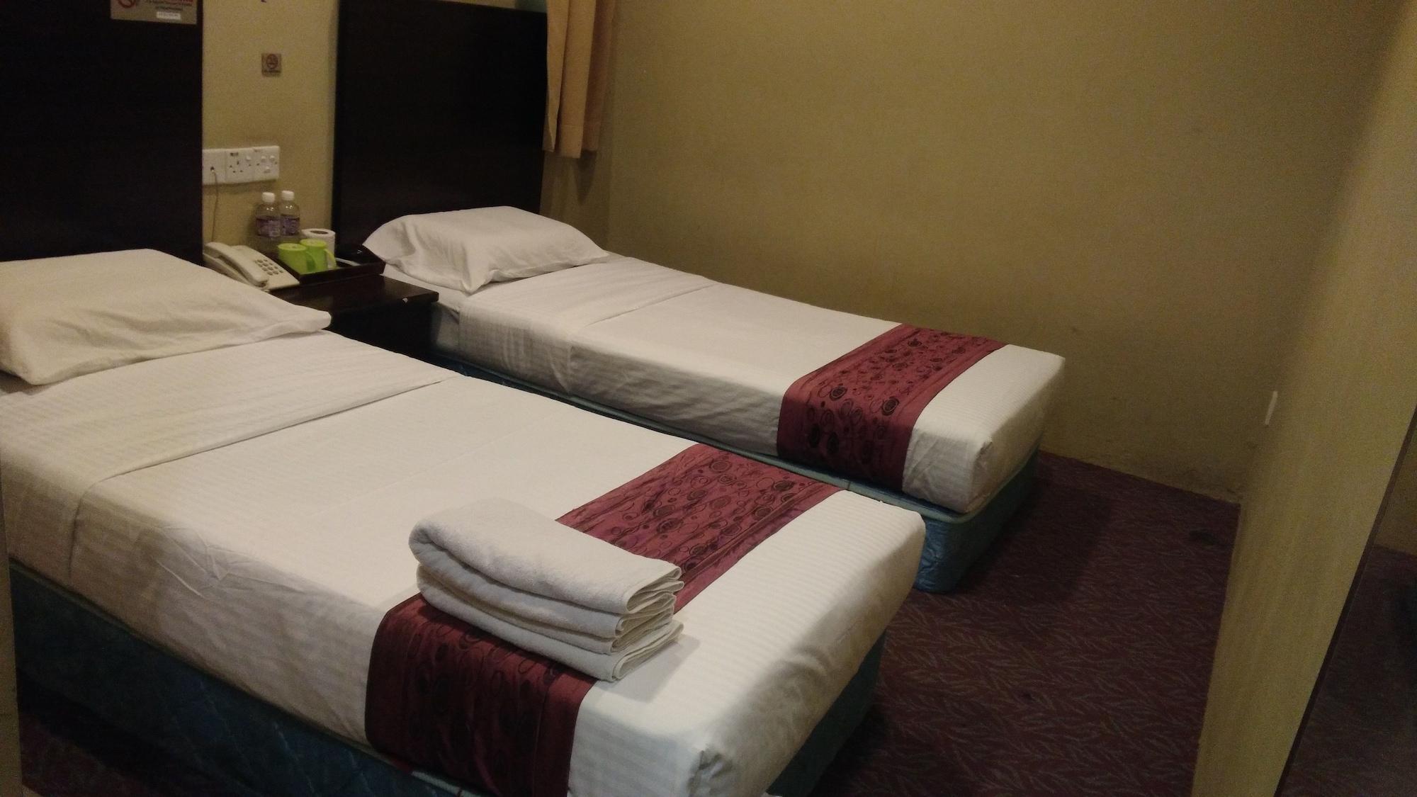 OYO 90411 Perdana Hotel Labuan 10/29