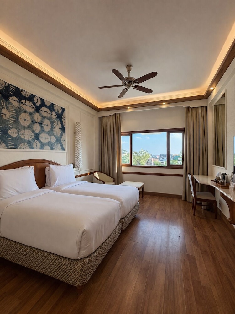 Deluxe, Twin Beds