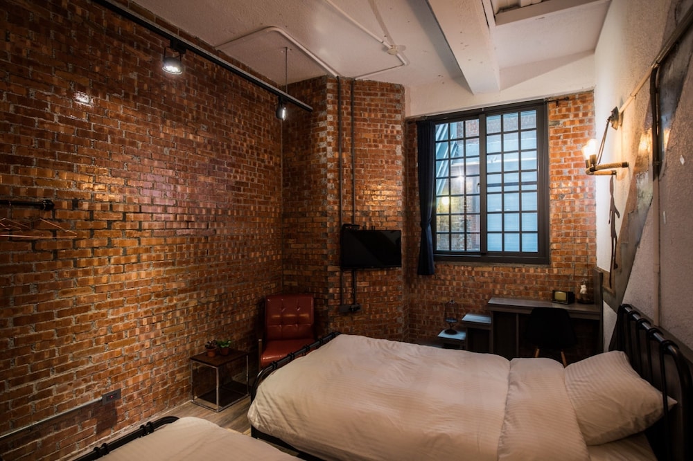 The Brick 23/75