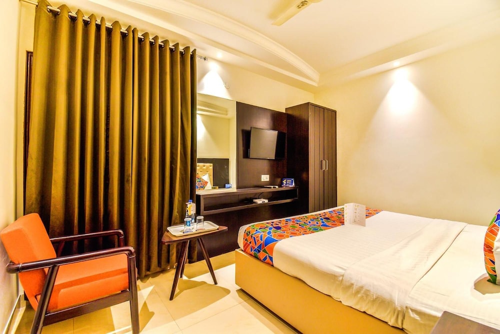 HOTEL LE GOLDEN 12/24