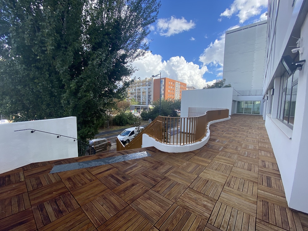 Moov Appart Hotel Clichy 37/42