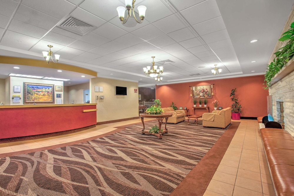 Days Inn By Wyndham Liberty 10/41