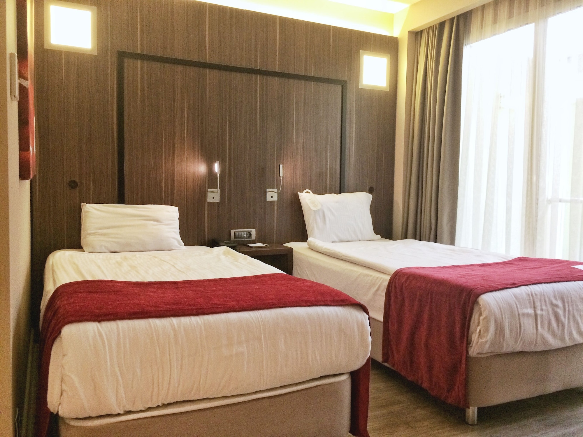 غرفة بسريرين منفصلين، Ramada Encore by Wyndham Izmir 2/5