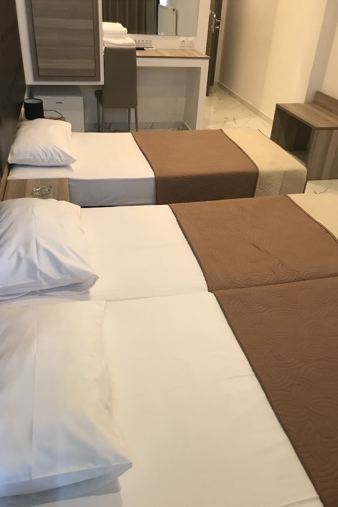Rex Hotel 12/37