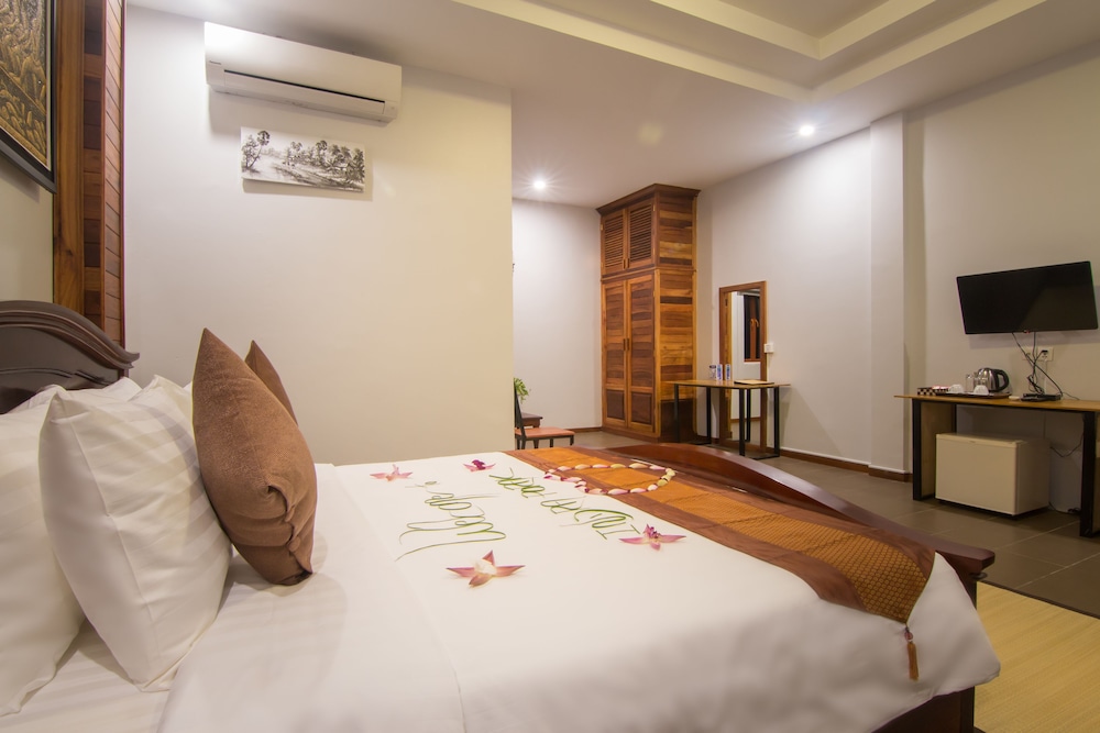 Indra Porak Residence 45/74