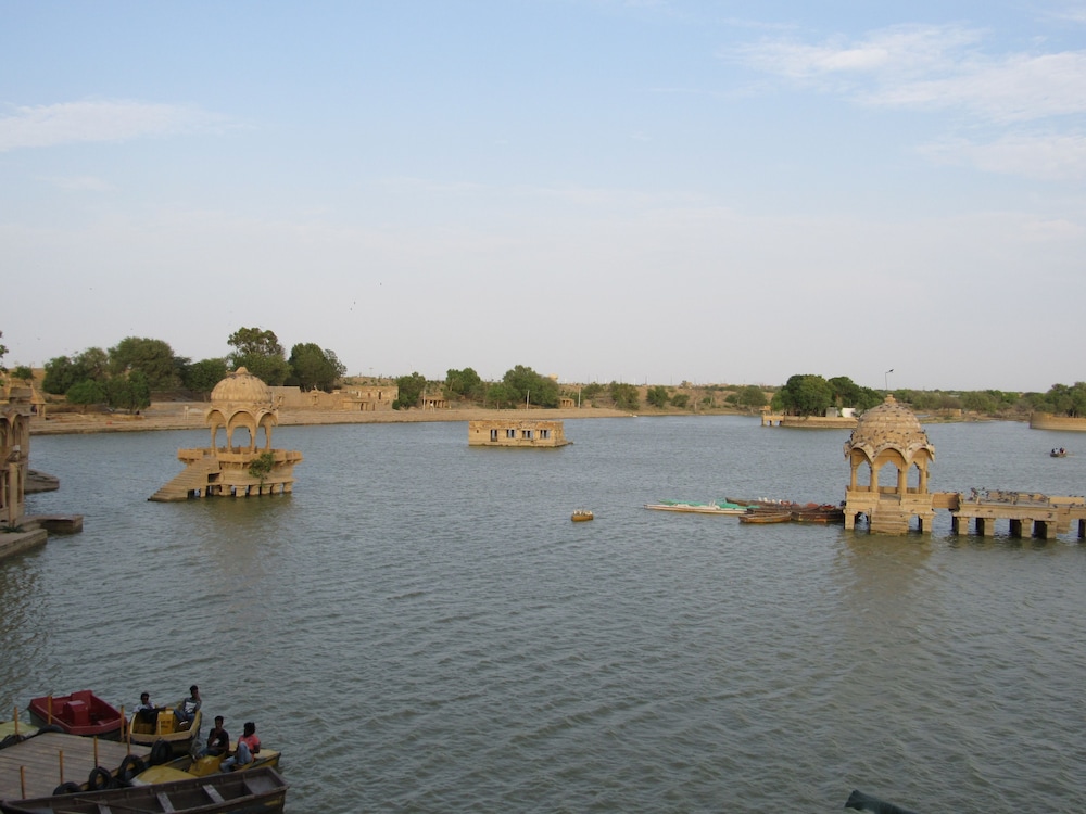Gaji Hotel 57/64