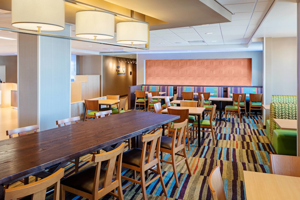 Fairfield Inn Suites North Bergen 25/27