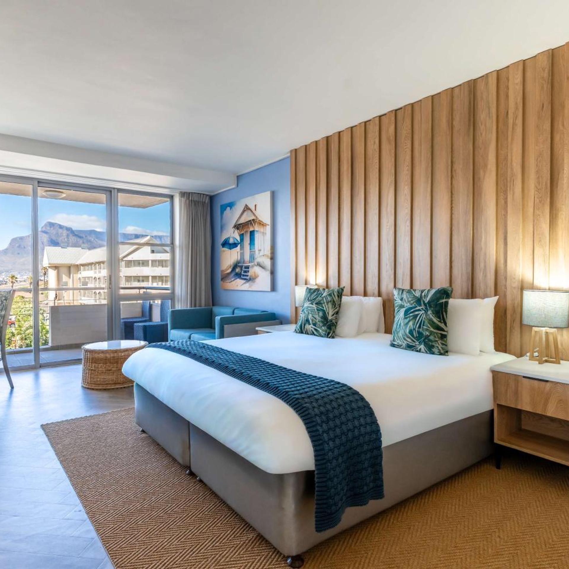 Room, Double or Twin Bed, Partial Mountain View