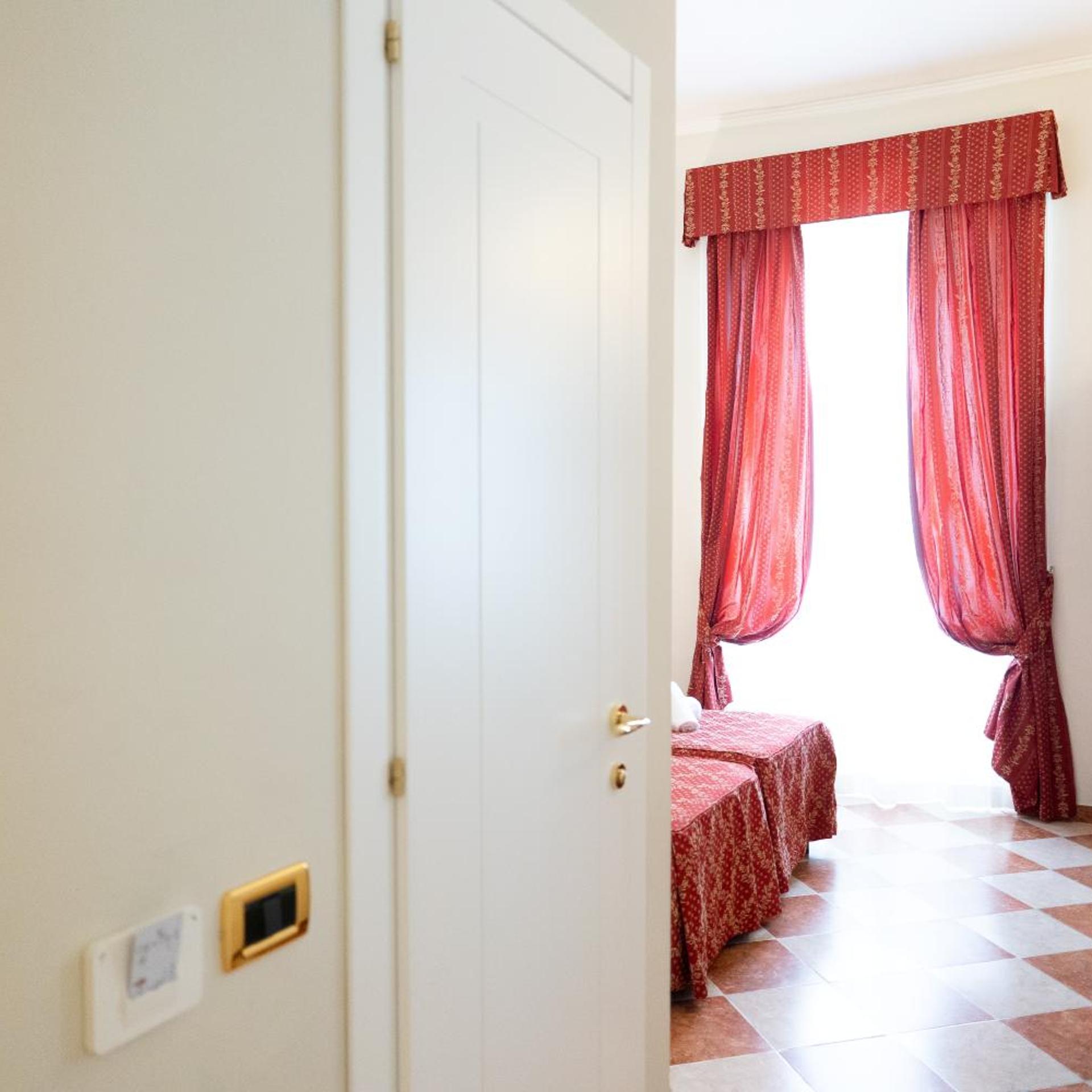 غرفة بسرير مزدوج أو سريرين منفصلين، Hotel Romantica 5/10
