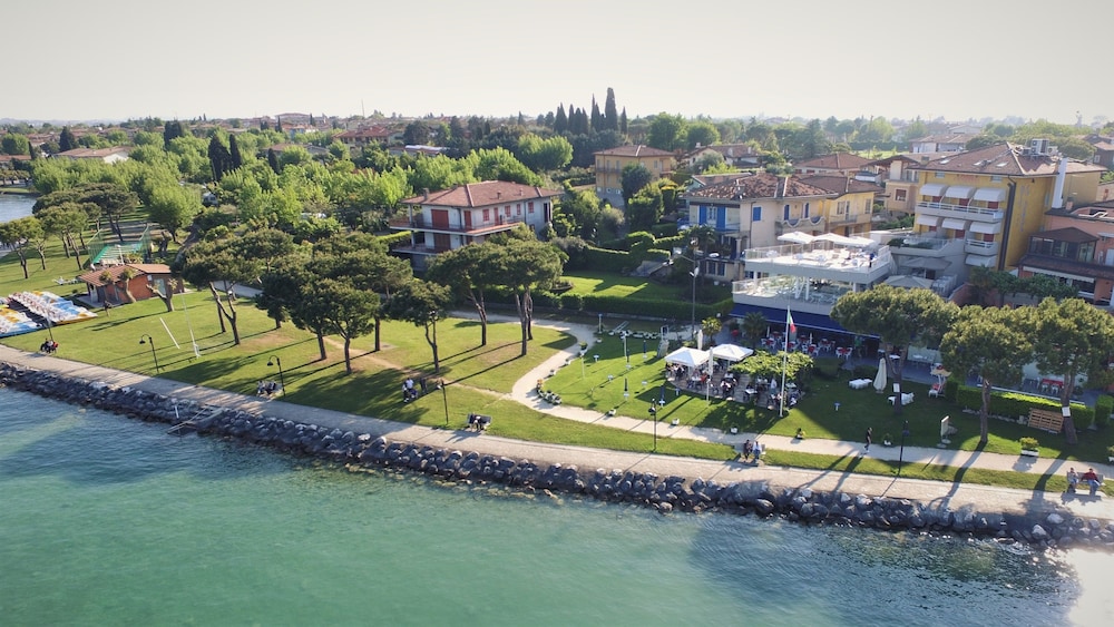 Hotel Ca' Serena 37/50