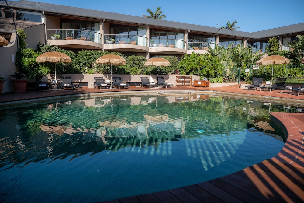 BEACH HOTEL RESORT 2/59