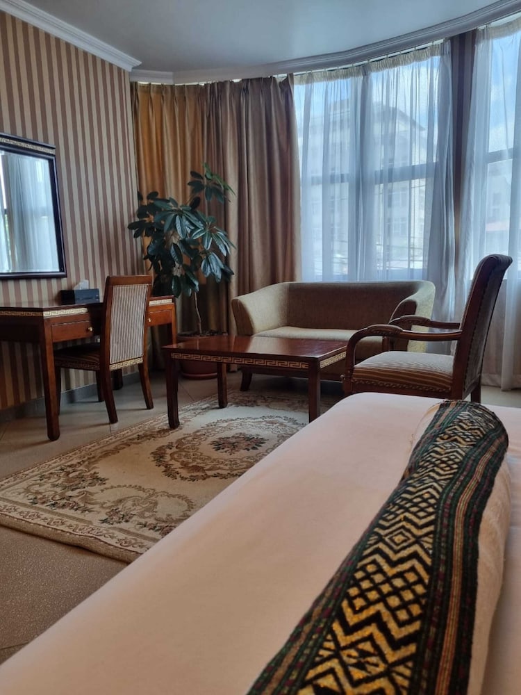 The Residence Suite Hotel 28/42