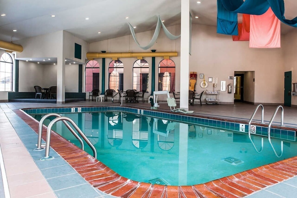 FairBridge Inn & Suites Fort Wayne 30/52