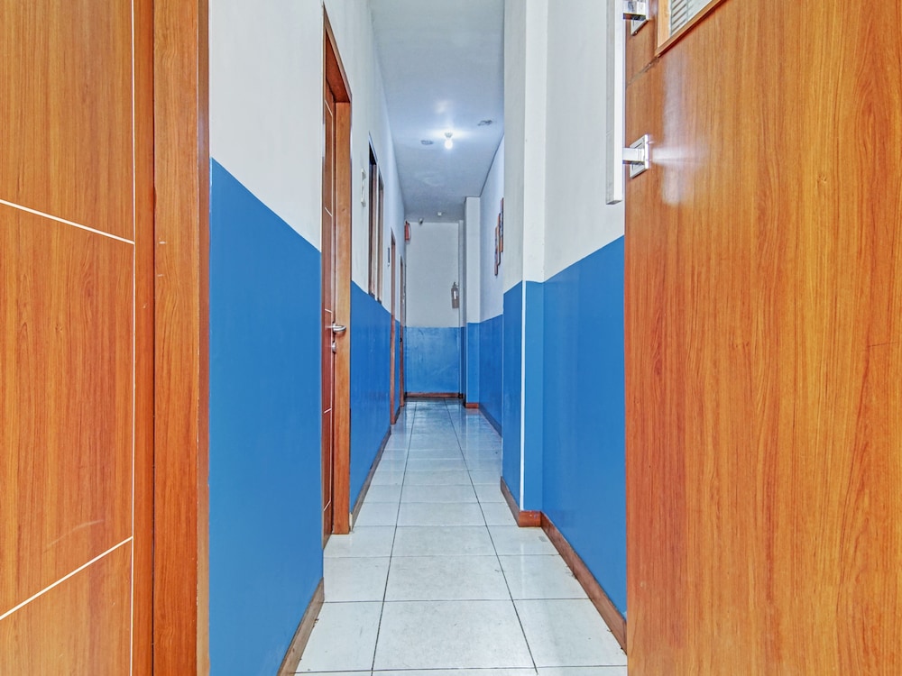 Reddoorz Near Mall Of Indonesia 13/18