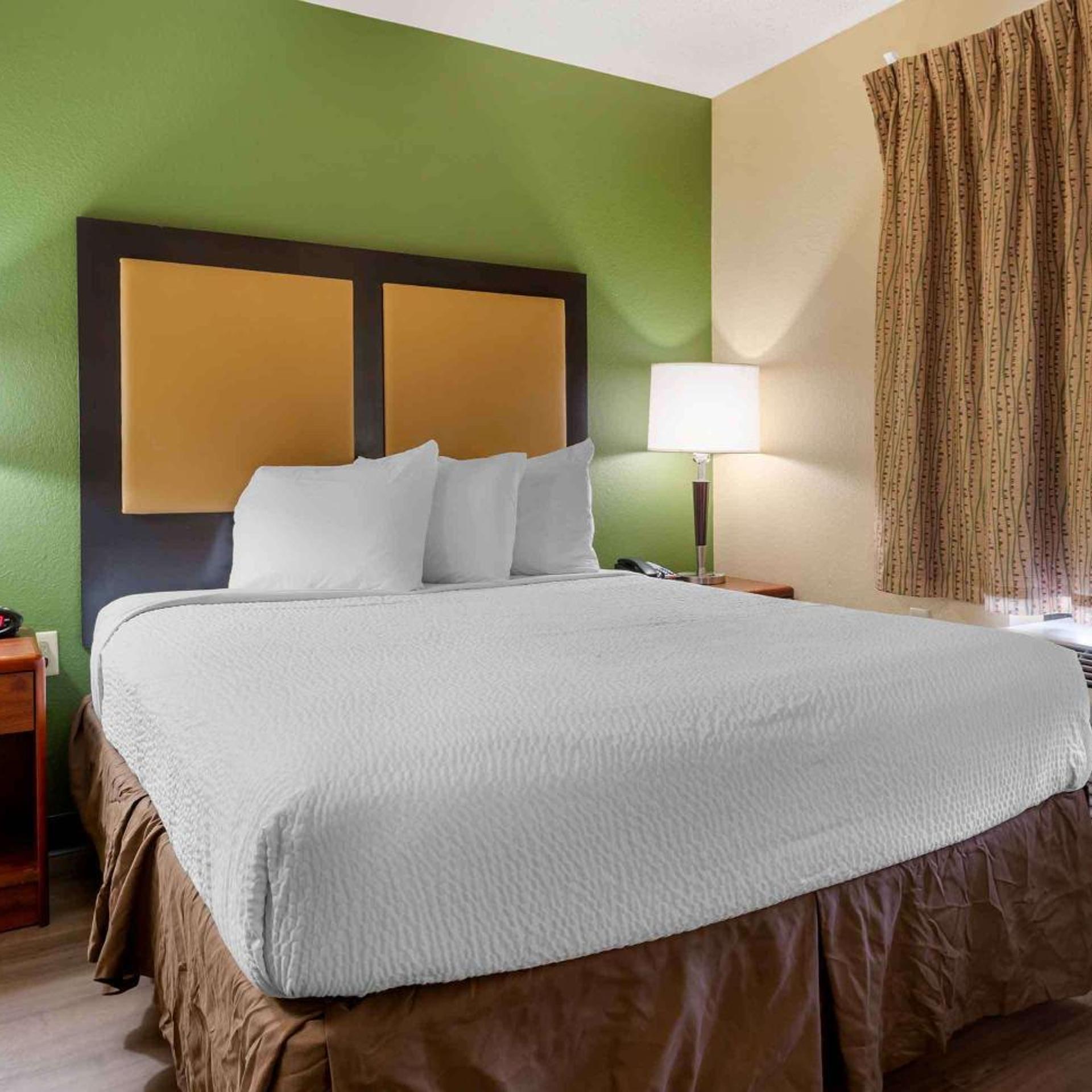 استوديو ديلوكس بسرير كوين، Studio 6 Extended Stay South Bend Mishawaka South IN 9/10