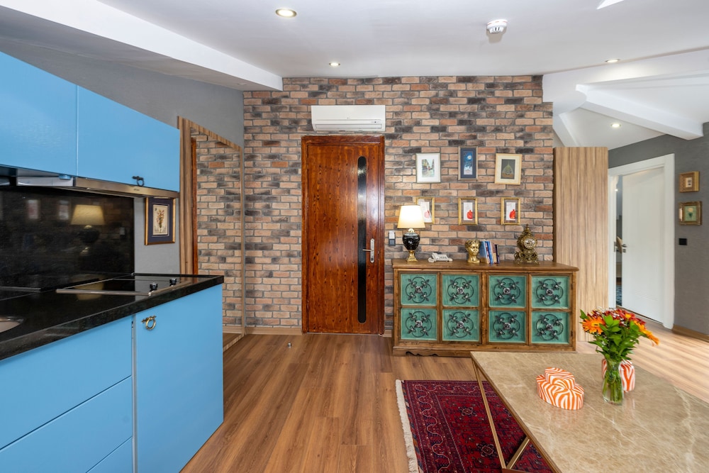 Hotel the Marions Suite 10/85