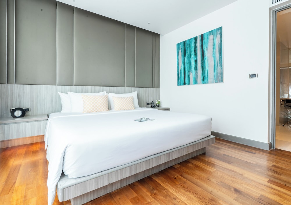ONE BEDROOM DELUXE