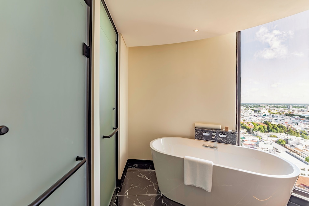 Charmant Suites a Boutique Hotel Can Tho 49/50
