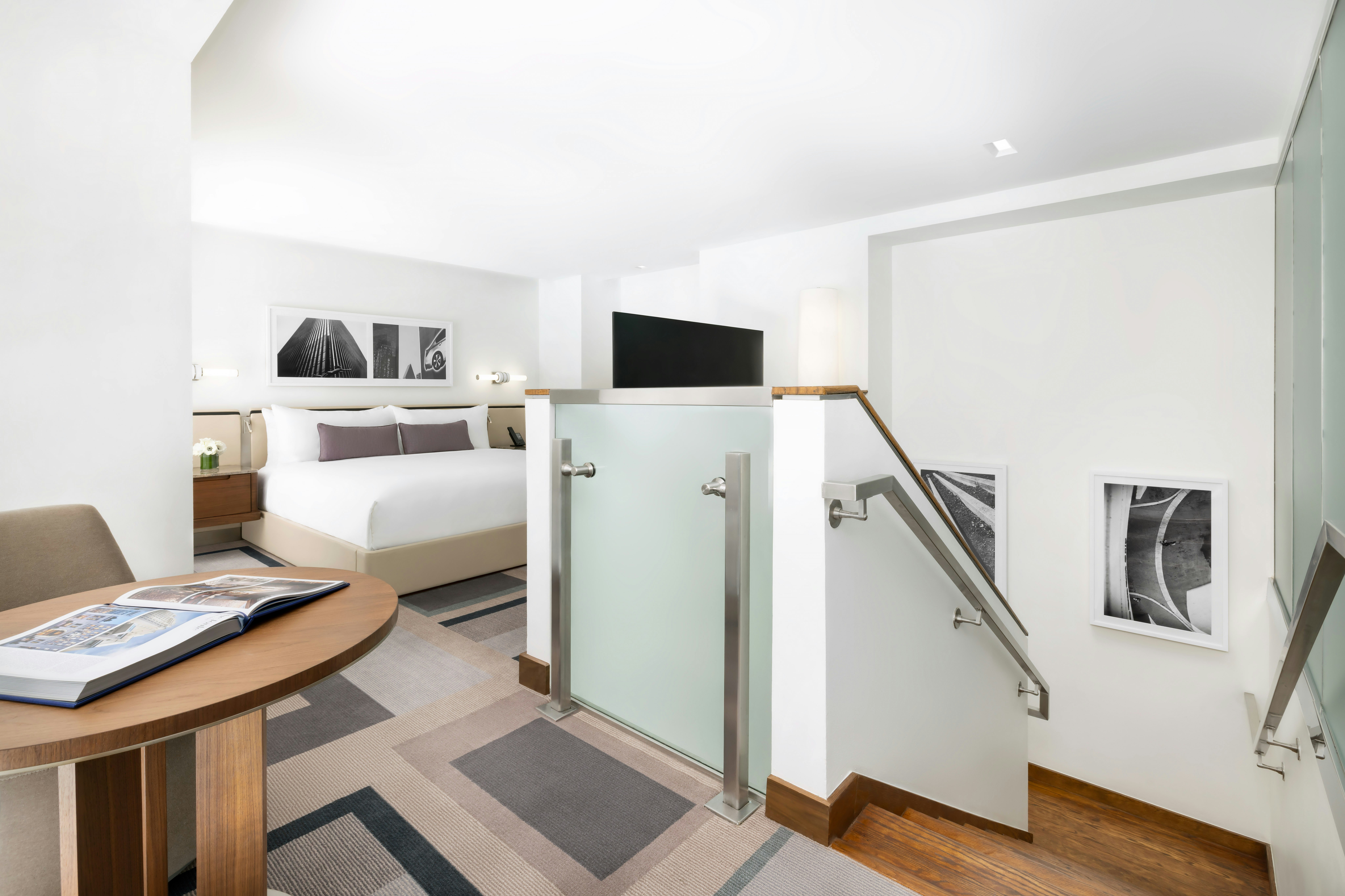 LOFT, DELUXE, SUITE