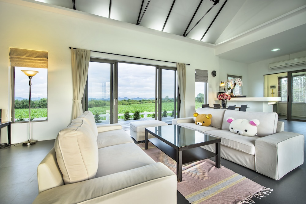Lucerne Villa Resort 17/34