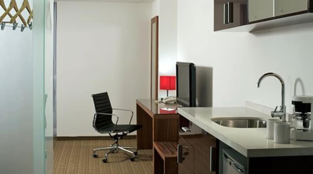 Casa Inn Premium Hotel Queretaro 40/42