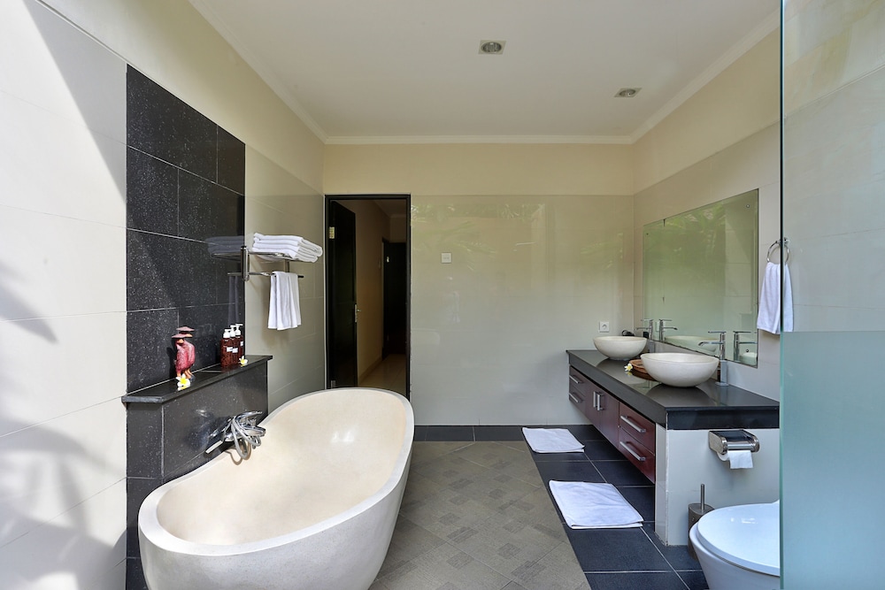 Askara Villa 24/26
