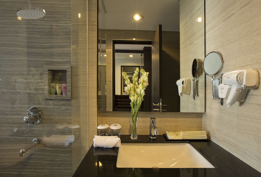 Nemuru Grand Bellevue Radio Dalam 38/39