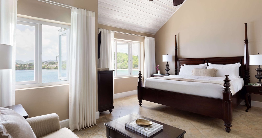 1 Bedroom, King Bed, Ocean View, Club Floor