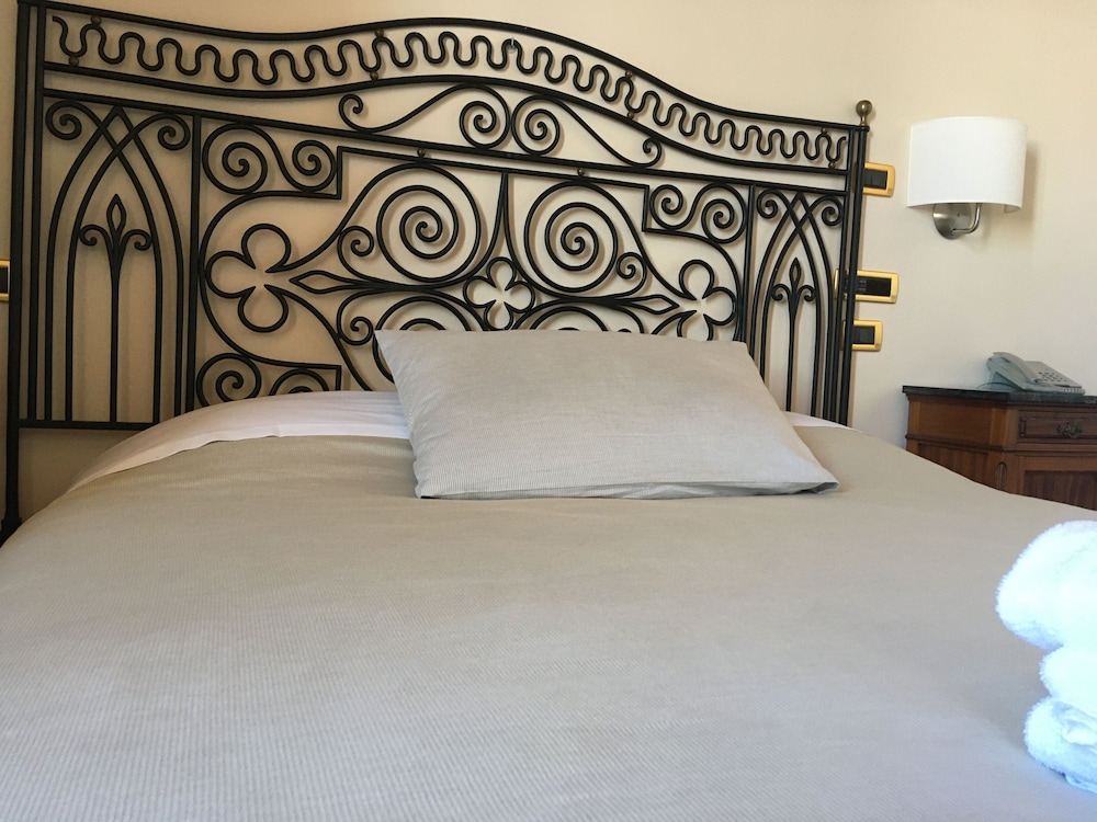 S. Martin Hotel 21/50