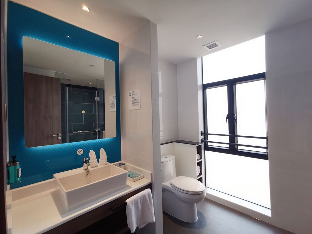 Holiday Inn Express Jiangmen Jianghai 44/79