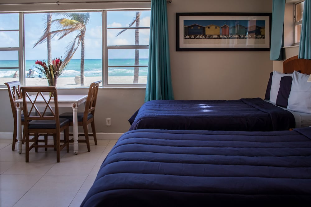Riptide Oceanfront Hotel 25/72