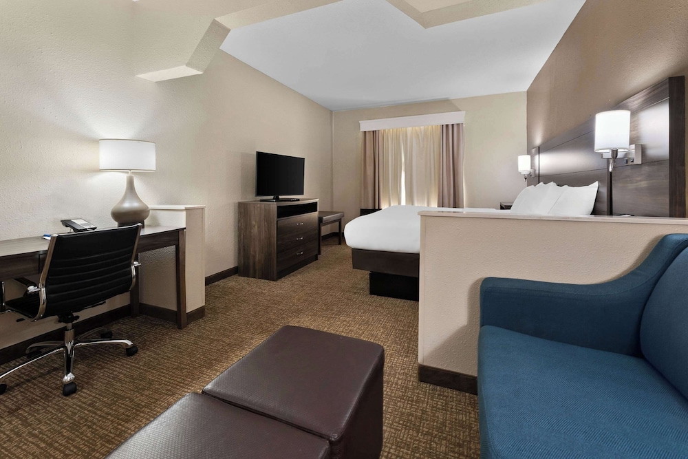 Comfort Suites Warner Robins 46/56