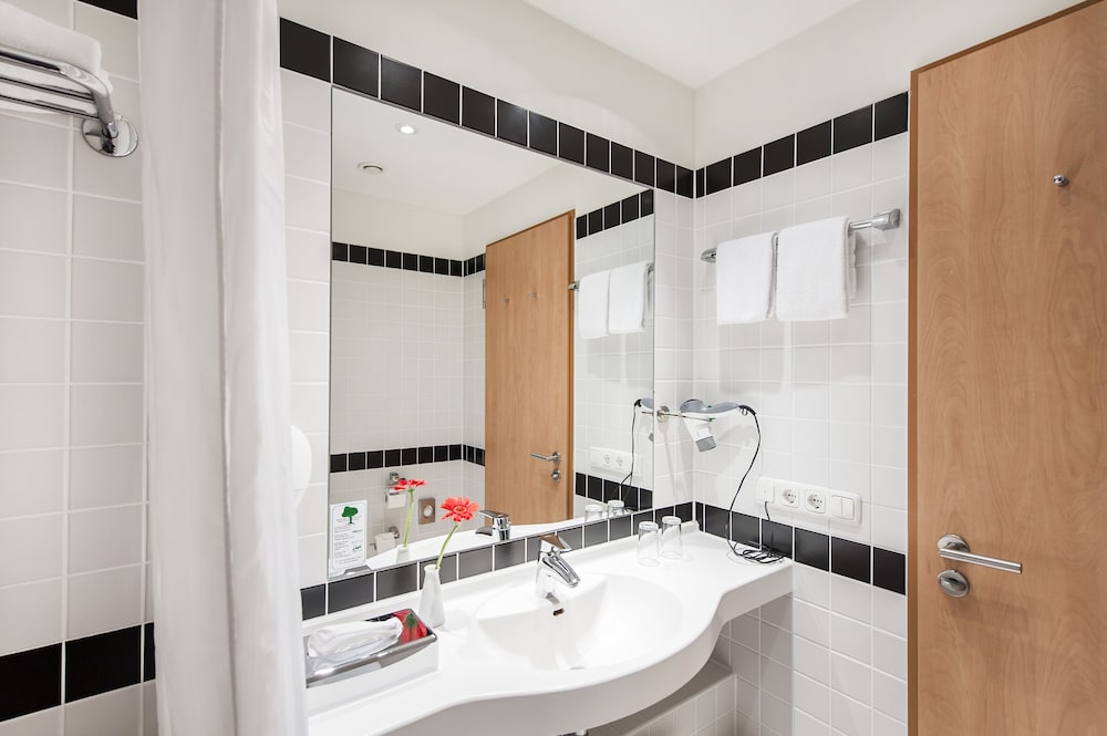 Azimut Hotel Munich 50/50