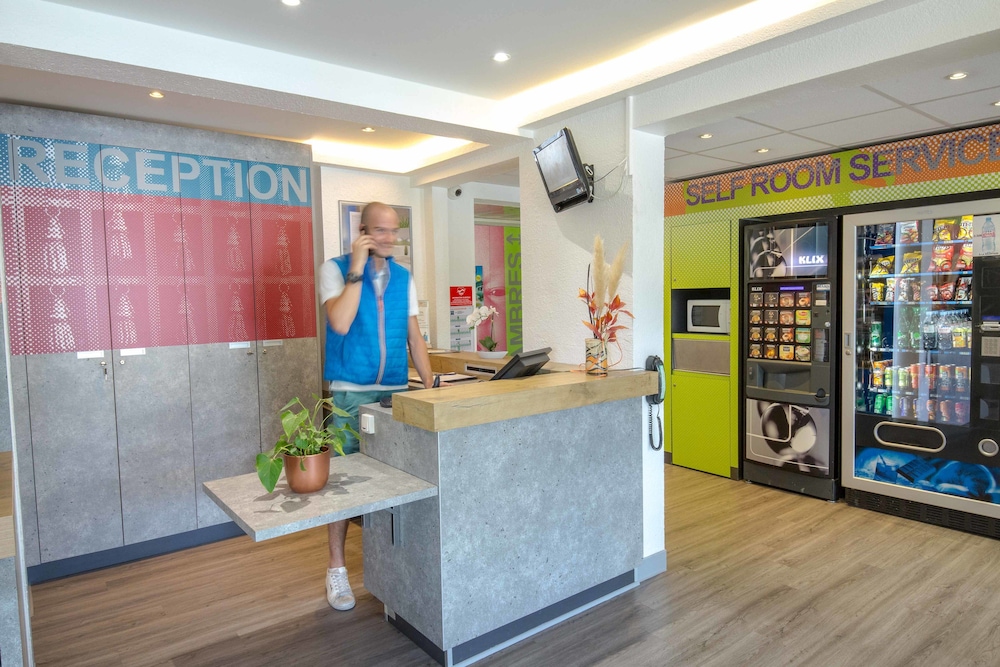 Ibis Budget Frejus Capitou A8 11/61